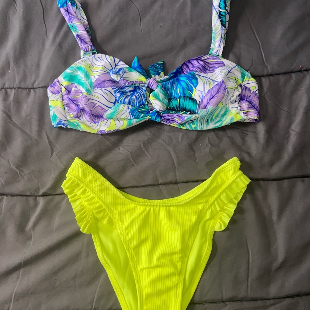 BATHING SUIT